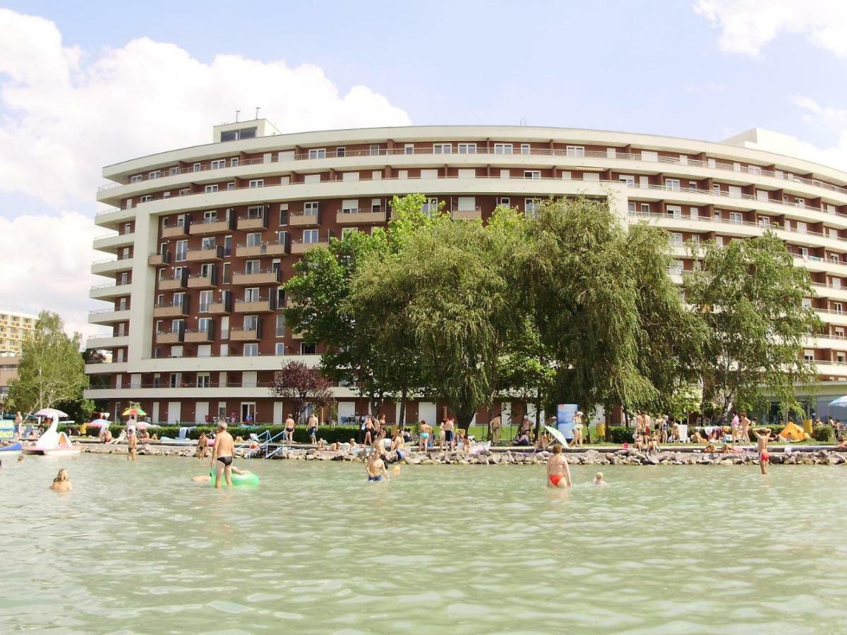 Club 218 Wellness + Panoráma Apartman Siófok Kültér fotó